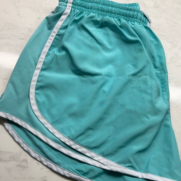 Nike Tempo Shorts - Picture 2 of 6